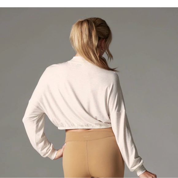 TAVI - Versatile Voyage Long Sleeve T - Oat/Cream Color - NWT - Picture 3 of 5